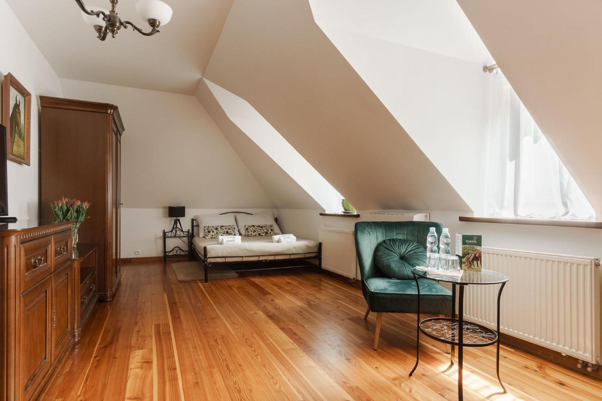 Apartamenty W Dworku Cheval คราคูฟ ภายนอก รูปภาพ