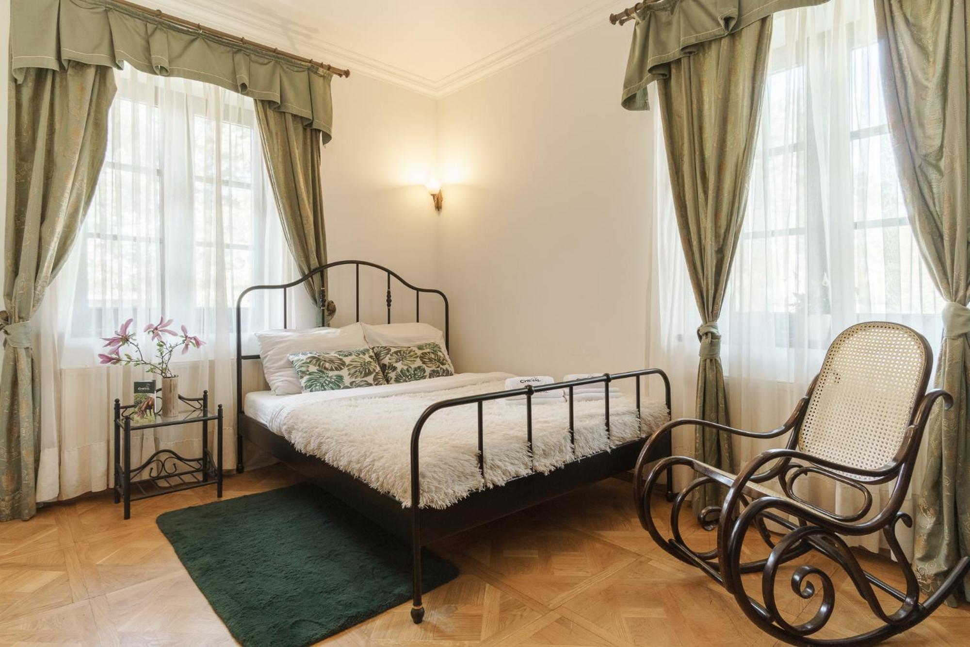 Apartamenty W Dworku Cheval คราคูฟ ภายนอก รูปภาพ